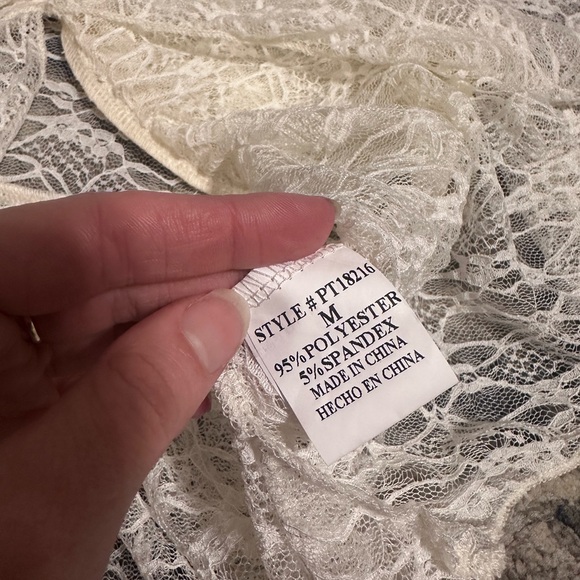 NWT Papermoon Cream Lace Blouse - Picture 5 of 5